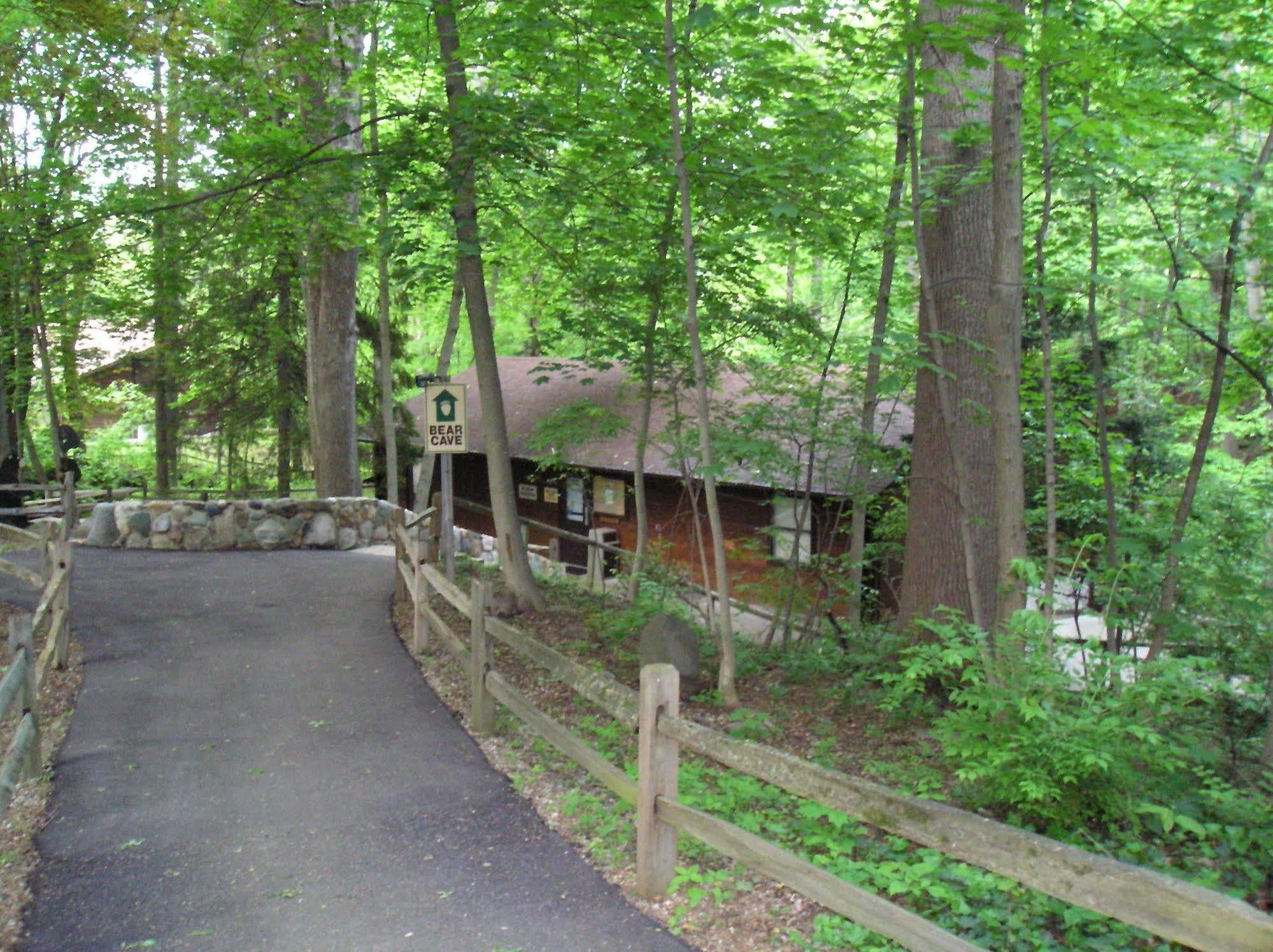 Bear Cave Rv Campground Buchanan Luaran gambar